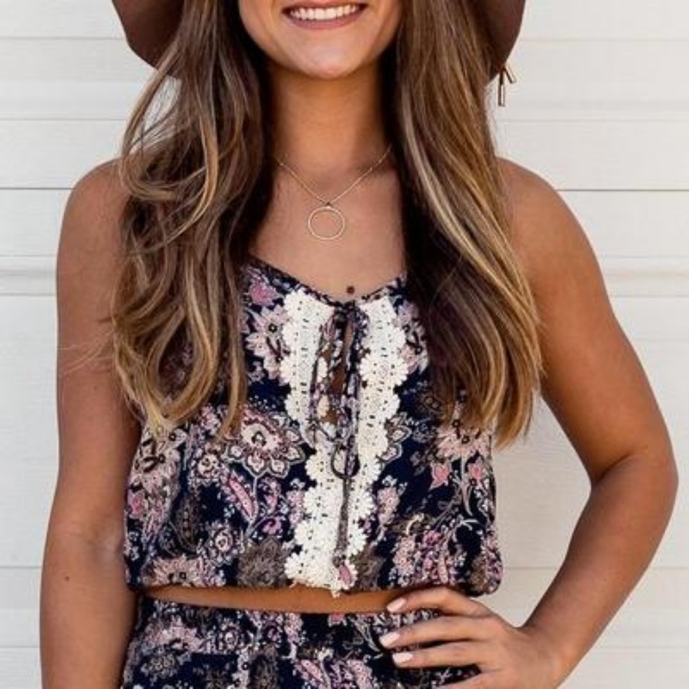 NWT Floral Cropped Tank